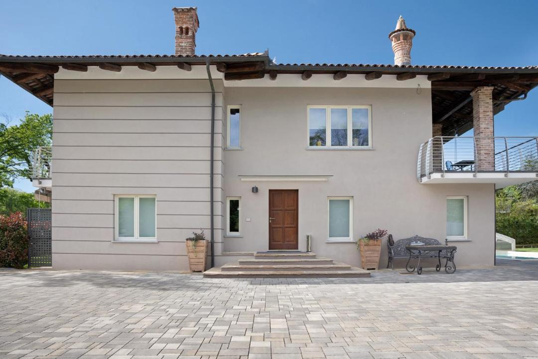 Photo of Buildings in Montaldo Roero