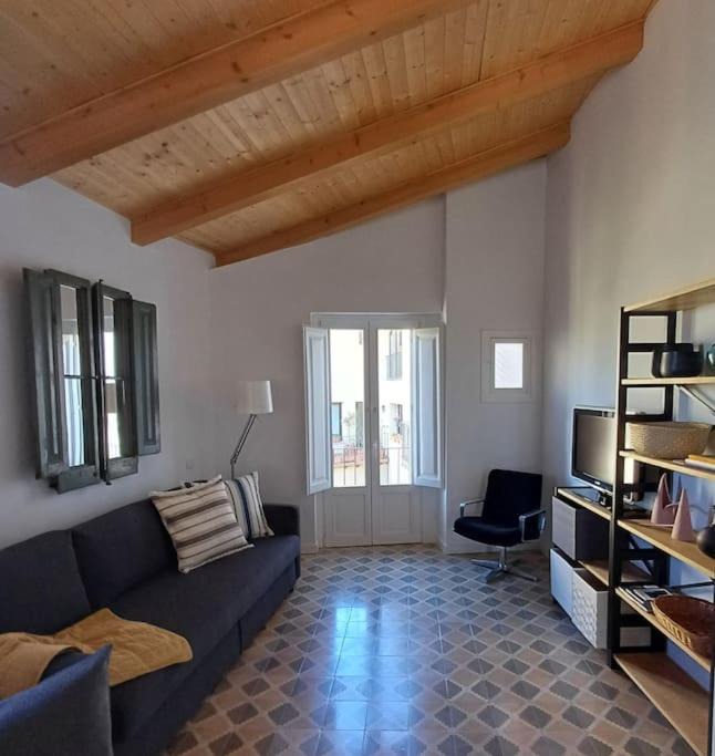 Photo of Livingroom in Vic