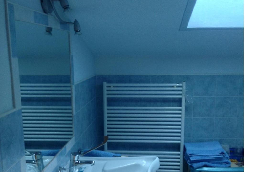 Photo of Bathroom in Carru