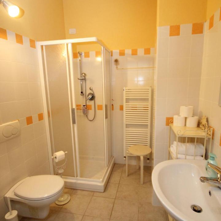 Photo of Bathroom in Narzole