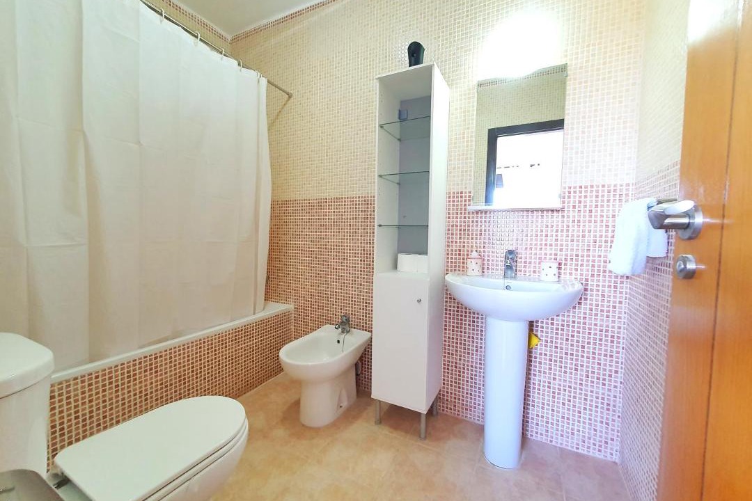 Photo of Bathroom in Los Geraeos