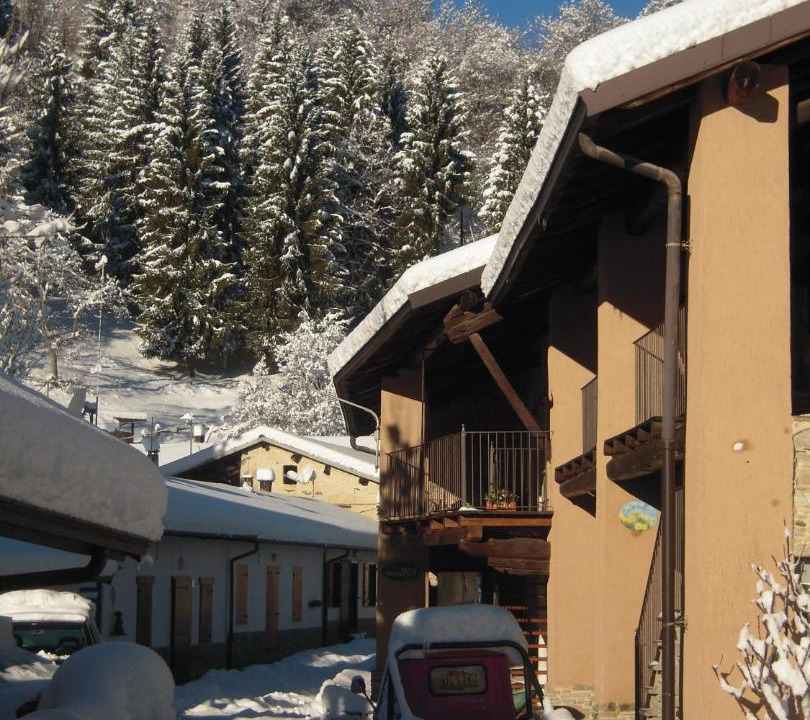 Photo of Buildings in Boves