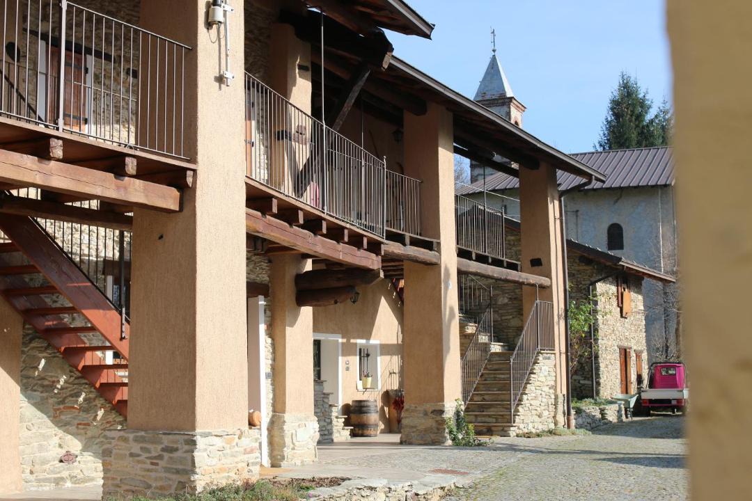 Photo of Buildings in Boves