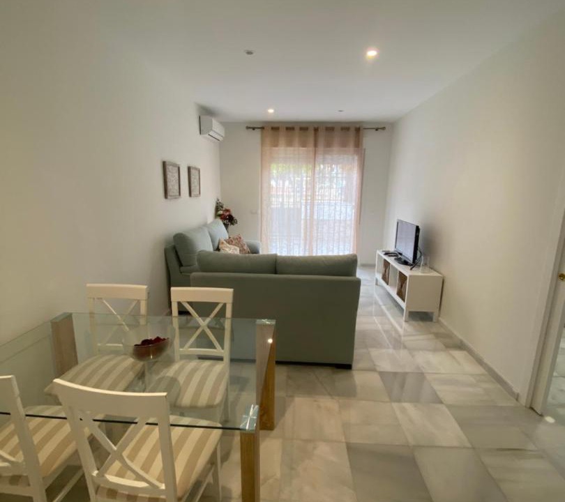 Photo of Livingroom in Lora Del Rio