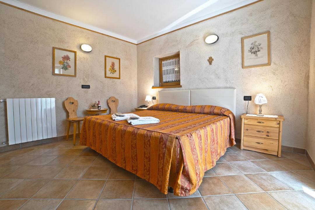 Photo of Bedroom in Santo Stefano dʼAveto