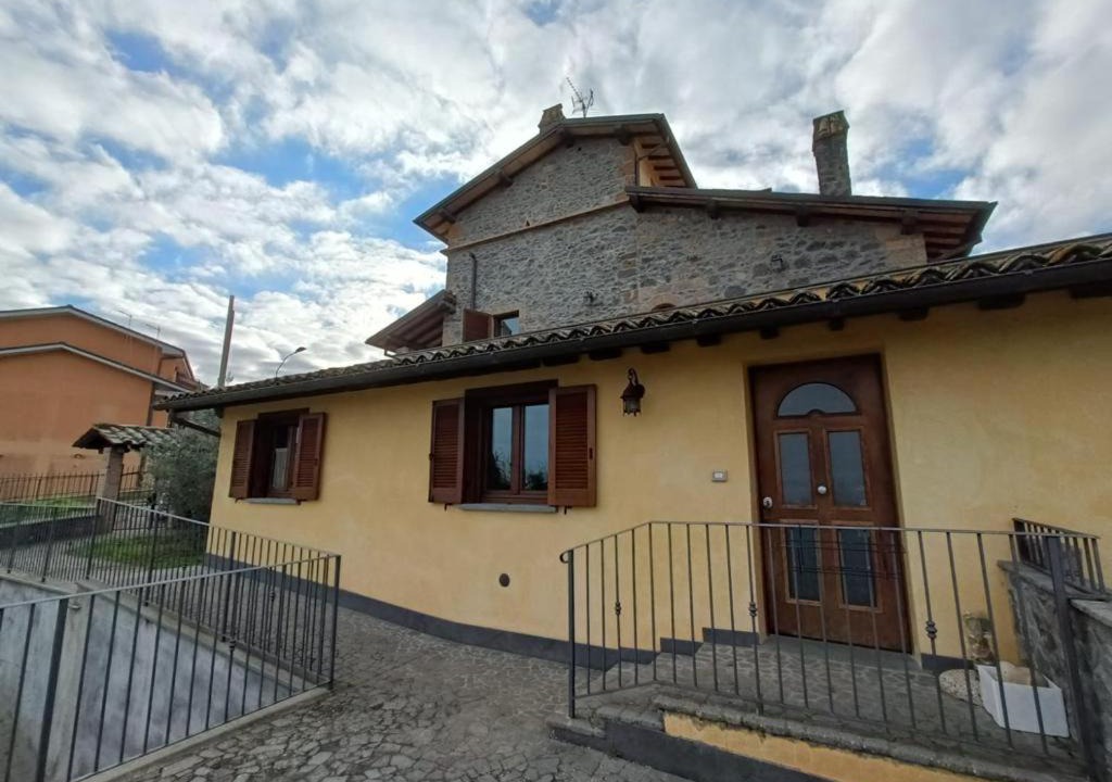 Photo of Buildings in Porano