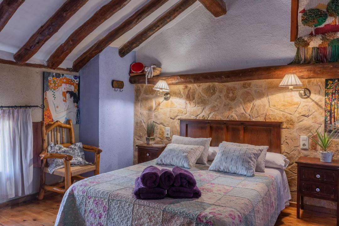 Photo of Bedroom in Elche De La Sierra