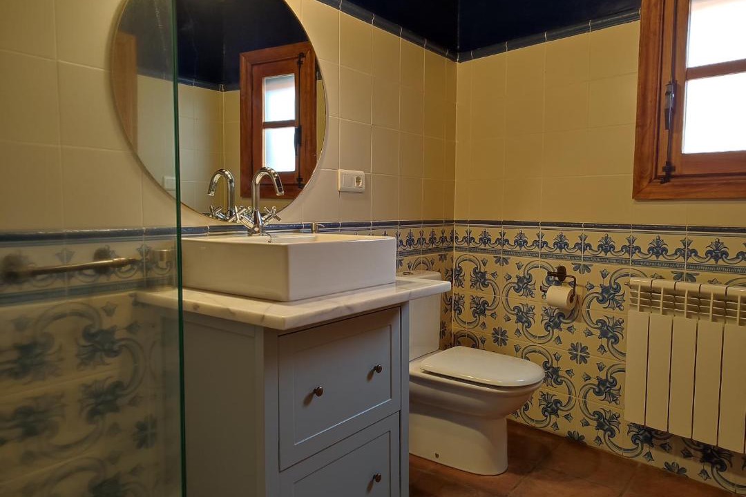 Photo of Bathroom in San Esteban de la Sierra