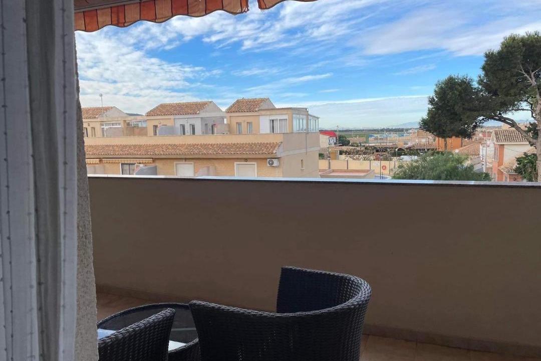 Photo of Patio Balcony in Los Nietos