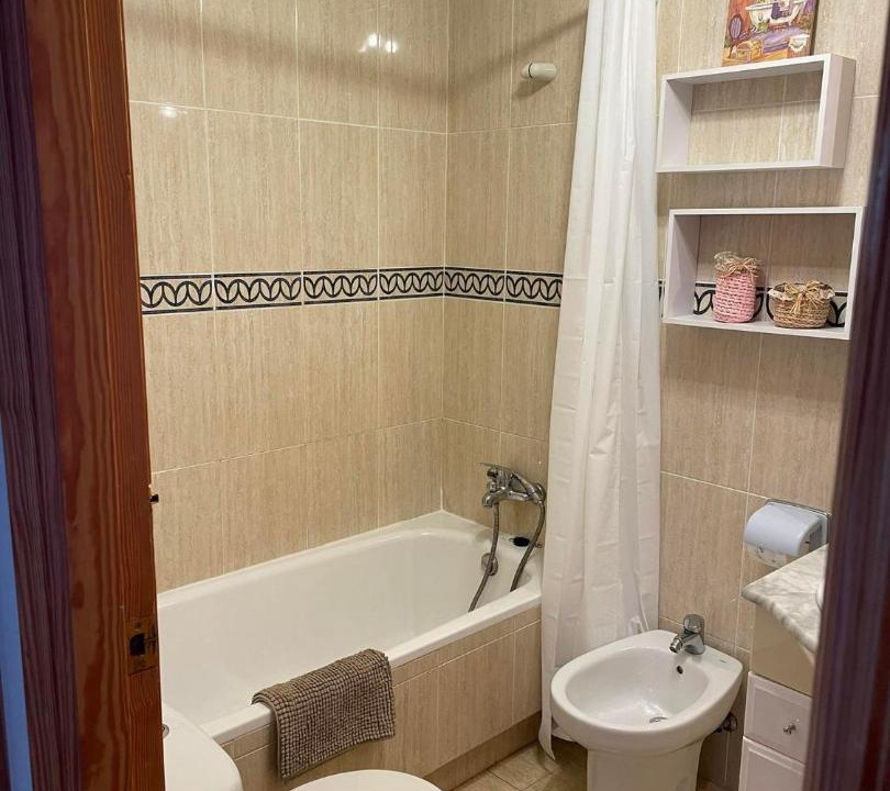 Photo of Bathroom in Los Nietos