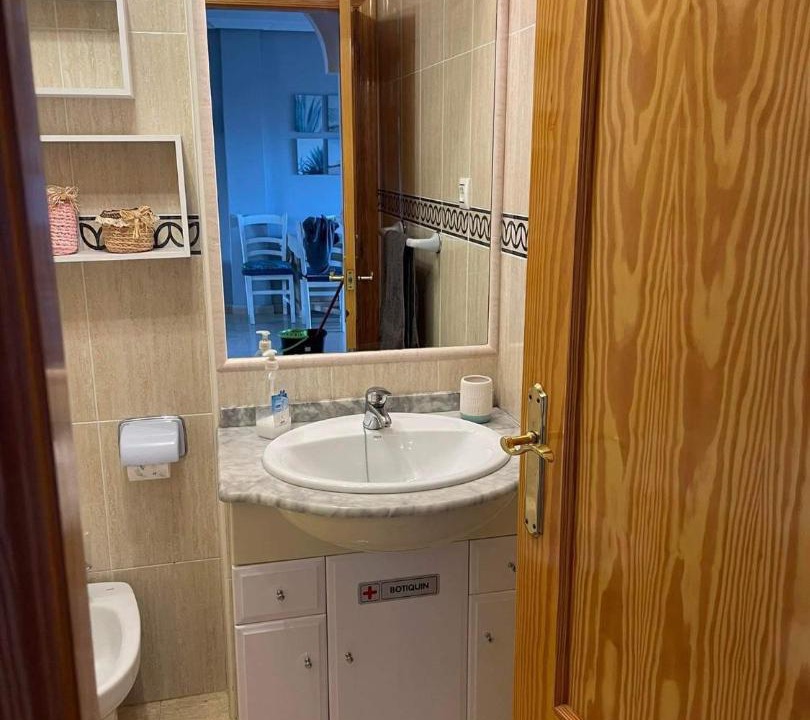 Photo of Bathroom in Los Nietos