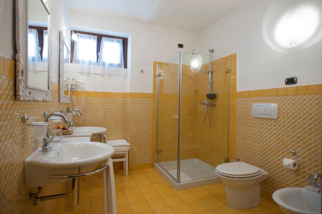 Photo of Bathroom in Canale