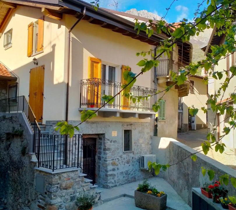 Photo of Buildings in Abbadia Lariana