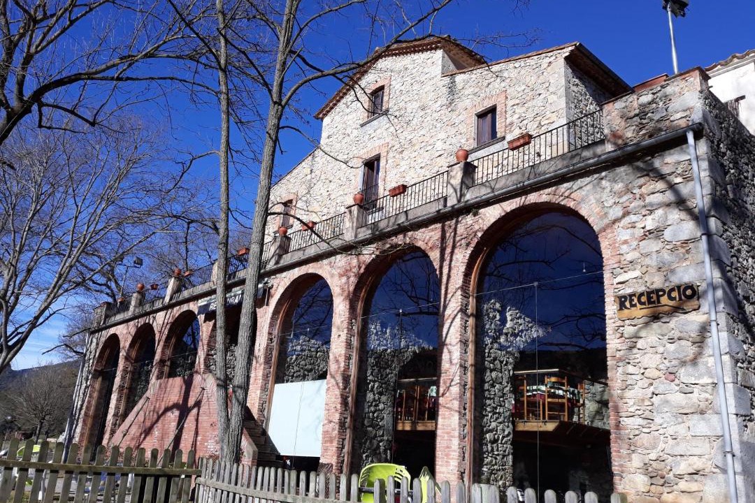 Photo of Buildings in Oix