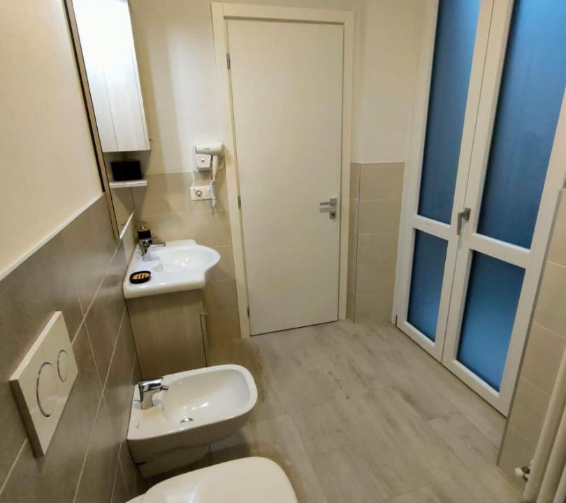 Photo of Bathroom in Carru