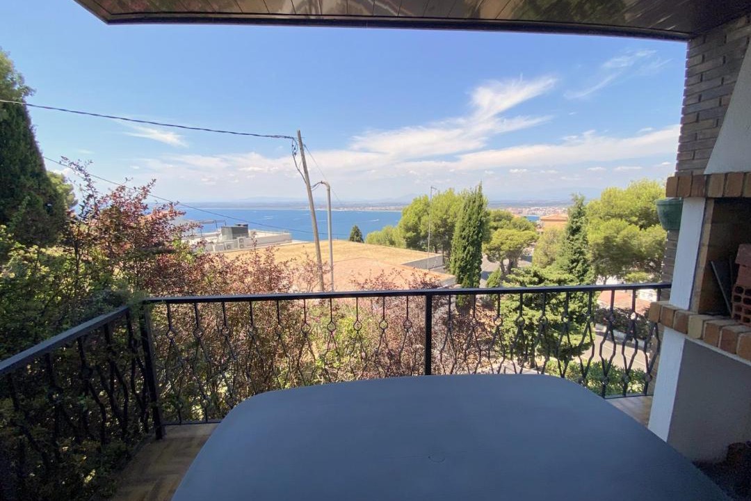 Photo of Patio Balcony in Roses Town Center