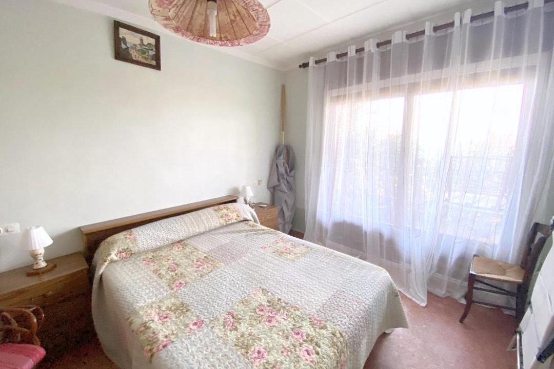 Photo of Bedroom in Roses Town Center