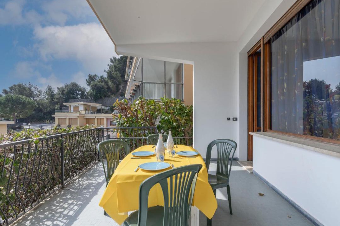 Photo of Patio Balcony in Capo Mimosa-Rollo