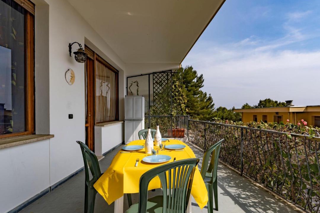 Photo of Patio Balcony in Capo Mimosa-Rollo