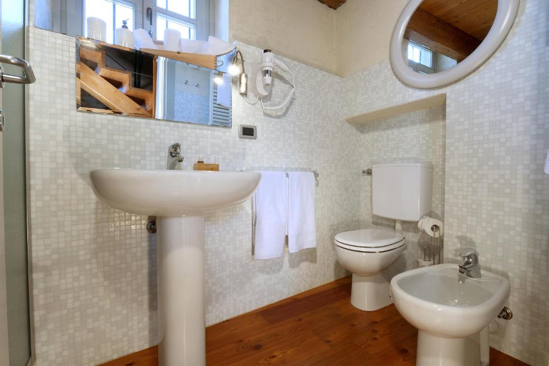 Photo of Bathroom in Serralunga d'Alba