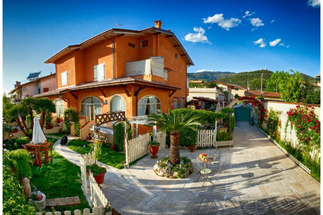 Photo of Buildings in Capanne-Prato-Cinquale