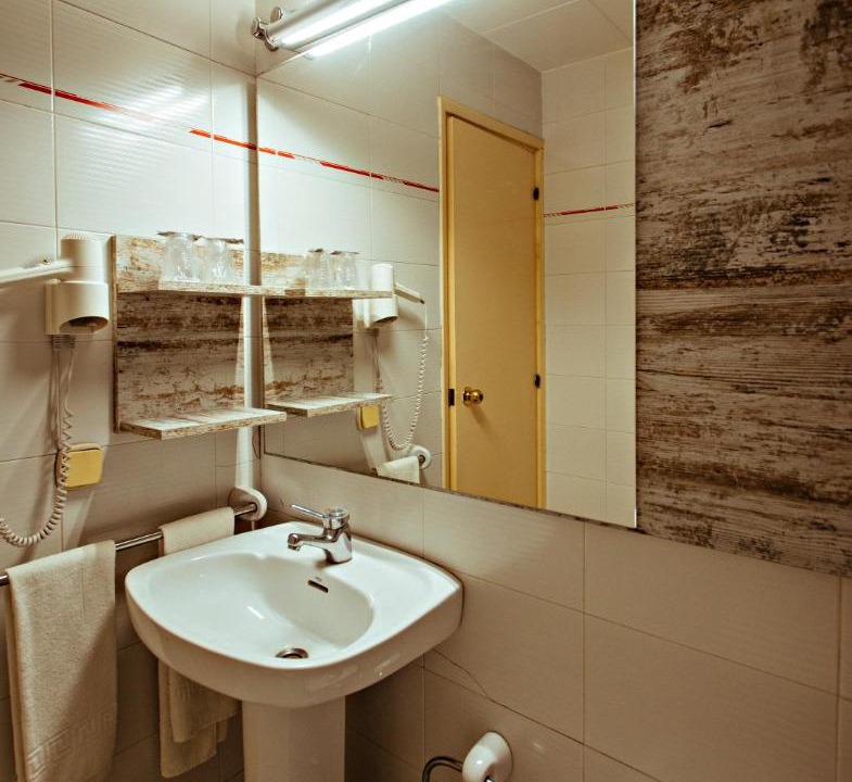 Photo of Bathroom in Ponts