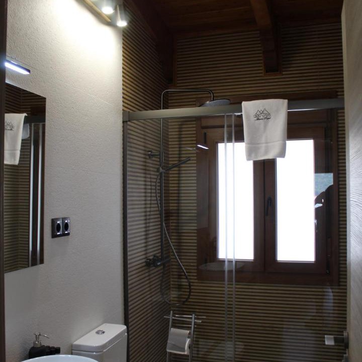 Photo of Bathroom in Navaluenga