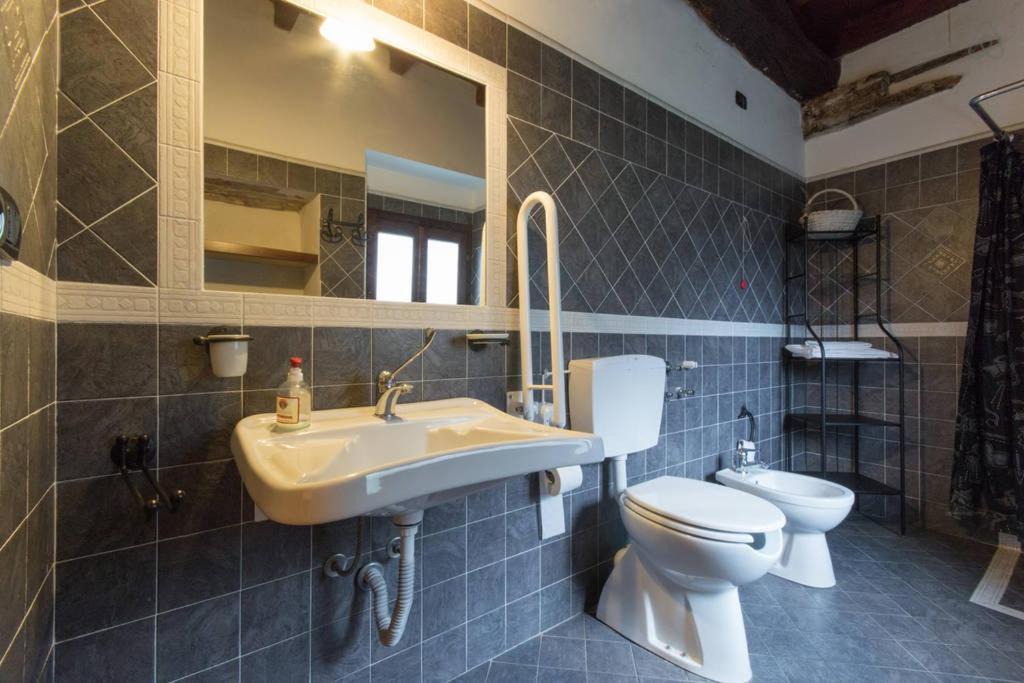 Photo of Bathroom in Garibaldi