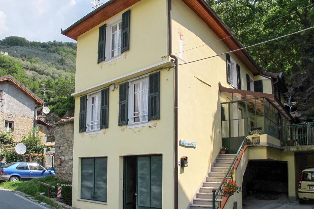 Photo of Buildings in Agaggio Inferiore