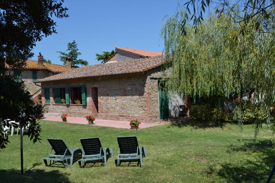 Photo of Buildings in Paciano