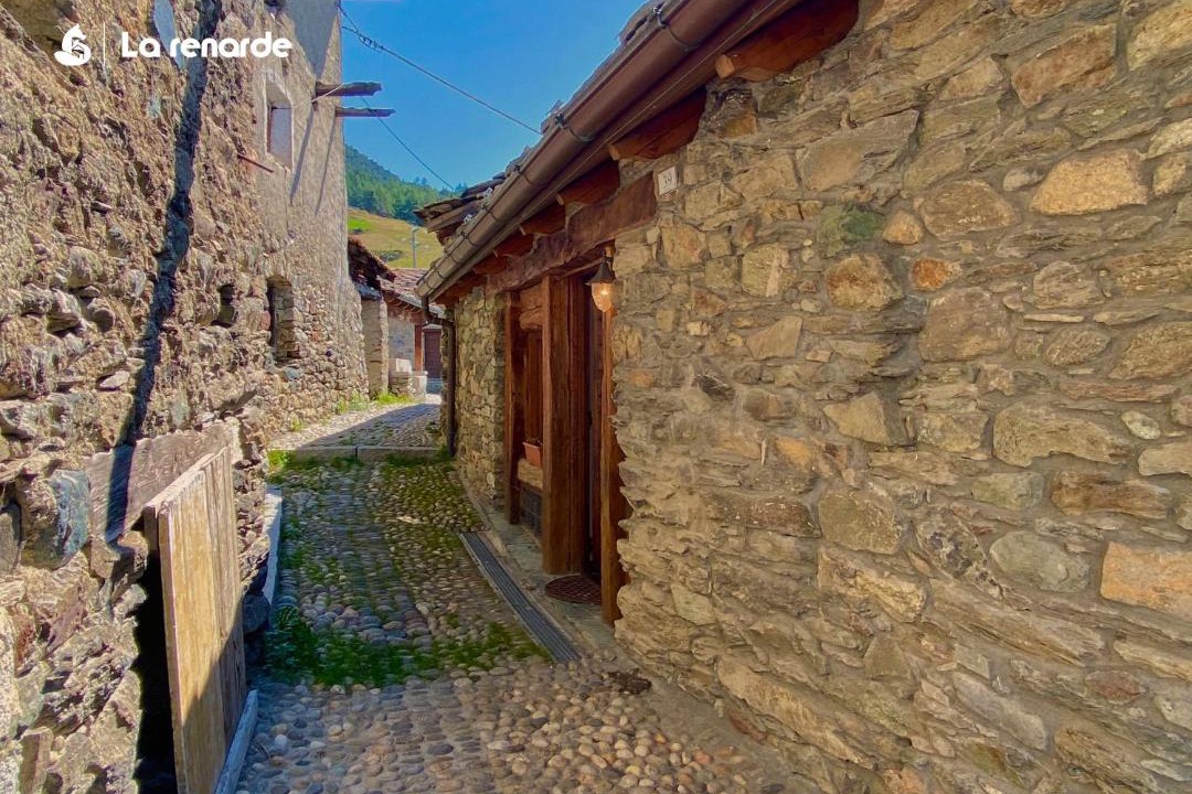 Photo of Buildings in Semon