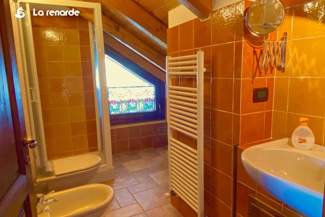 Photo of Bathroom in Semon