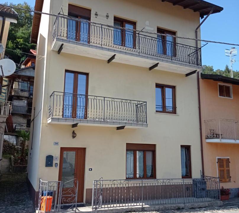 Photo of Buildings in Comero