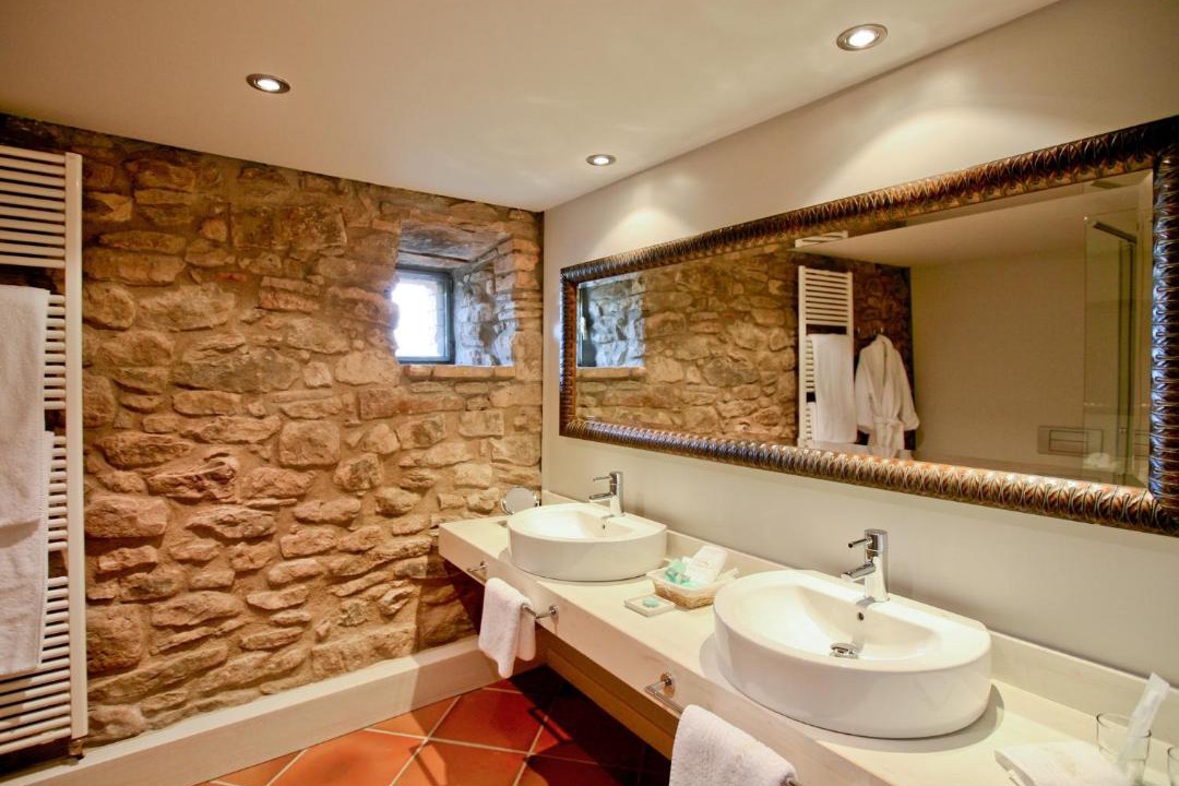 Photo of Bathroom in Navas