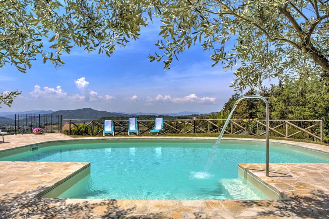 Photo of Others in Montone