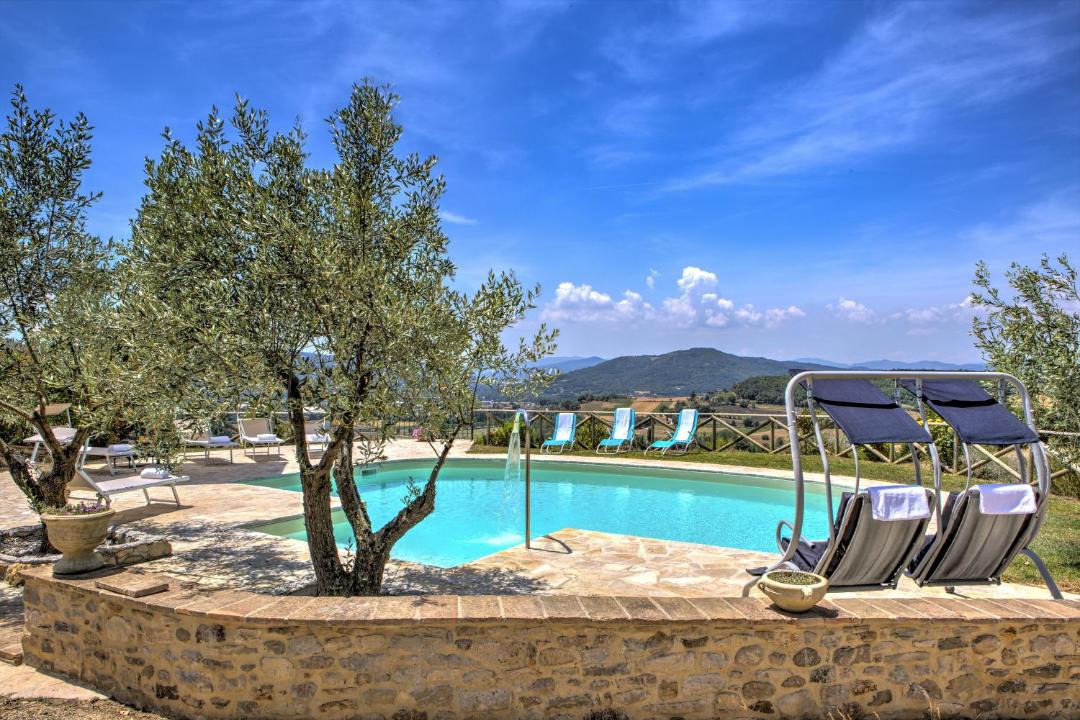 Photo of Others in Montone