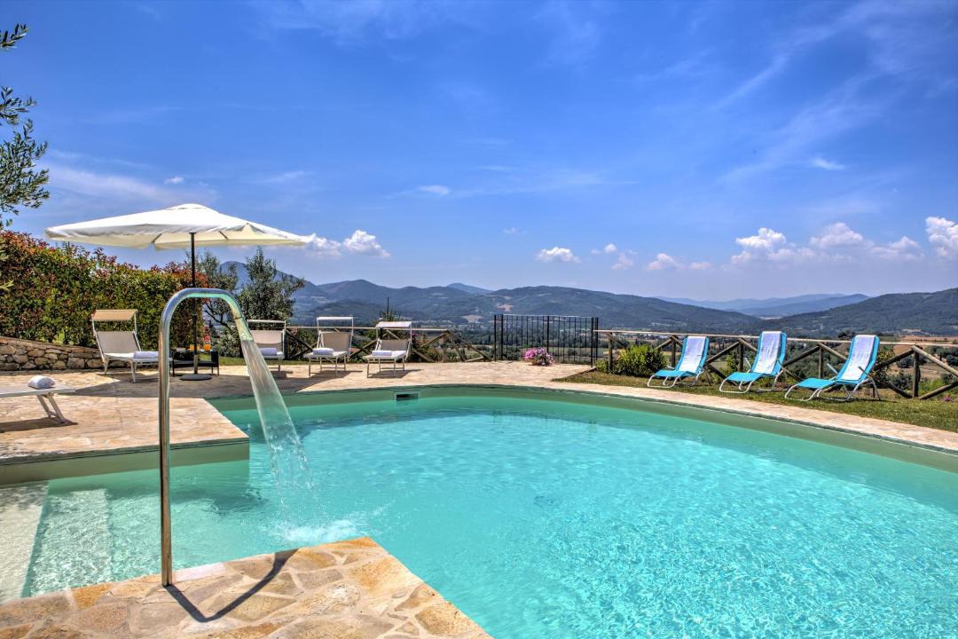 Photo of Others in Montone