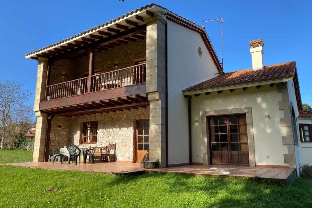 Photo of Buildings in Vidiago