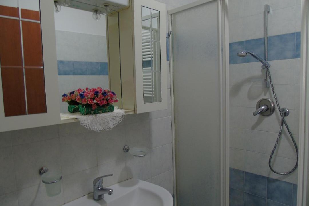 Photo of Bathroom in Todi