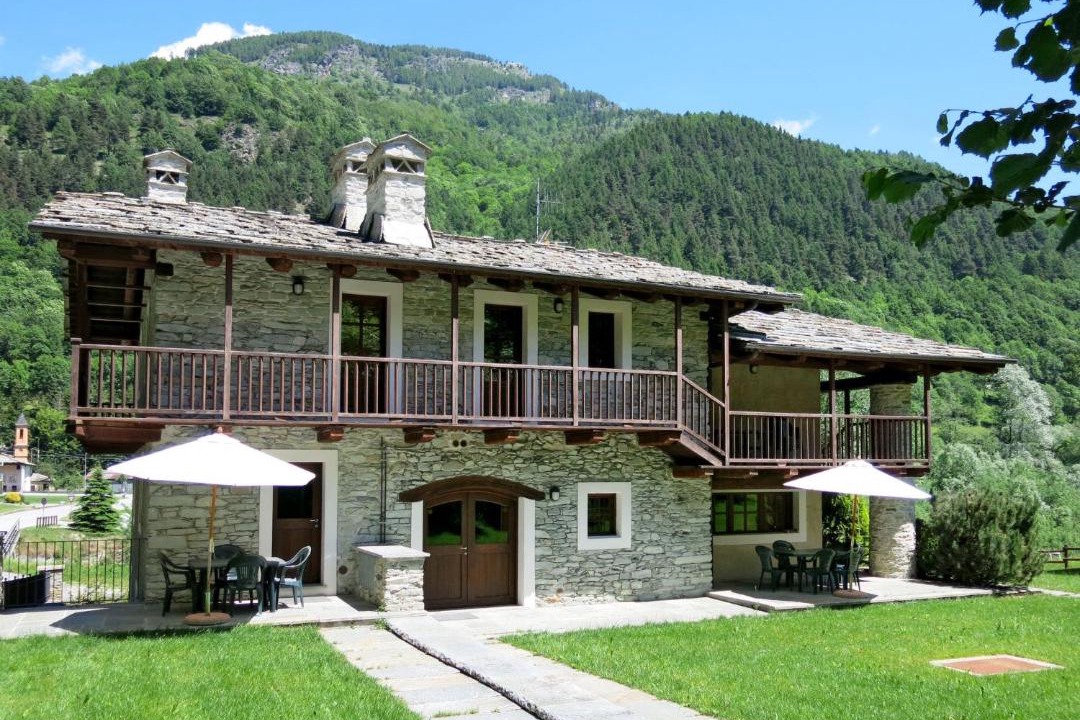 Photo of Buildings in Sampeyre