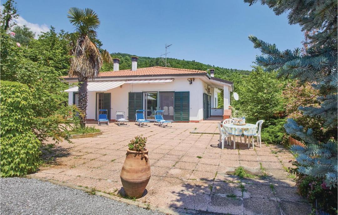 Photo of Buildings in Bardino Nuovo