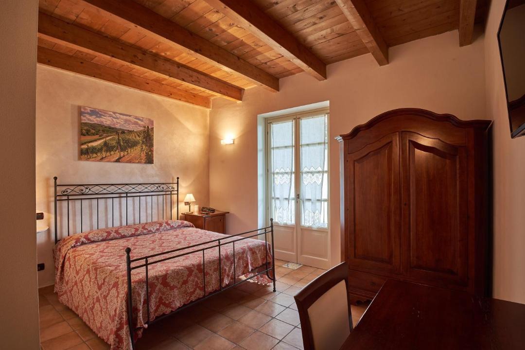 Photo of Bedroom in Costigliole d'Asti