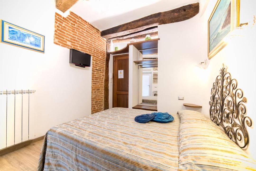 Photo of Bedroom in Vernazza