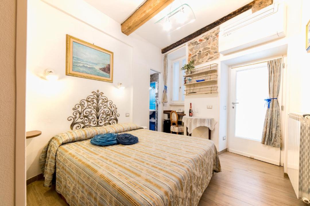 Photo of Bedroom in Vernazza