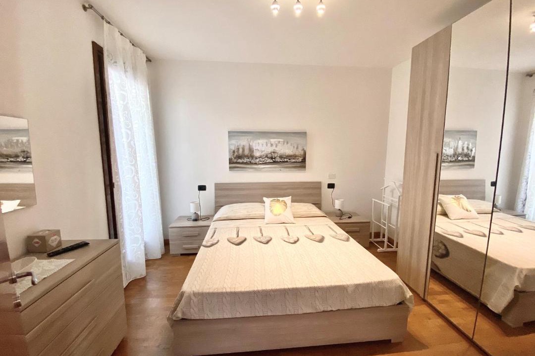 Photo of Bedroom in Toscolano Maderno