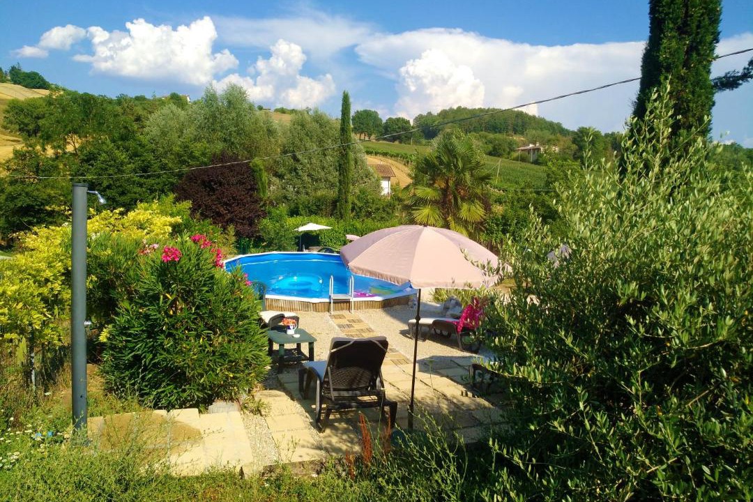 Photo of Others in Montone