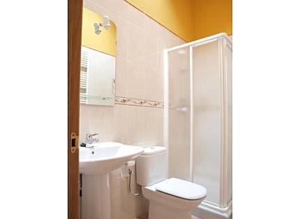 Photo of Bathroom in Debodes