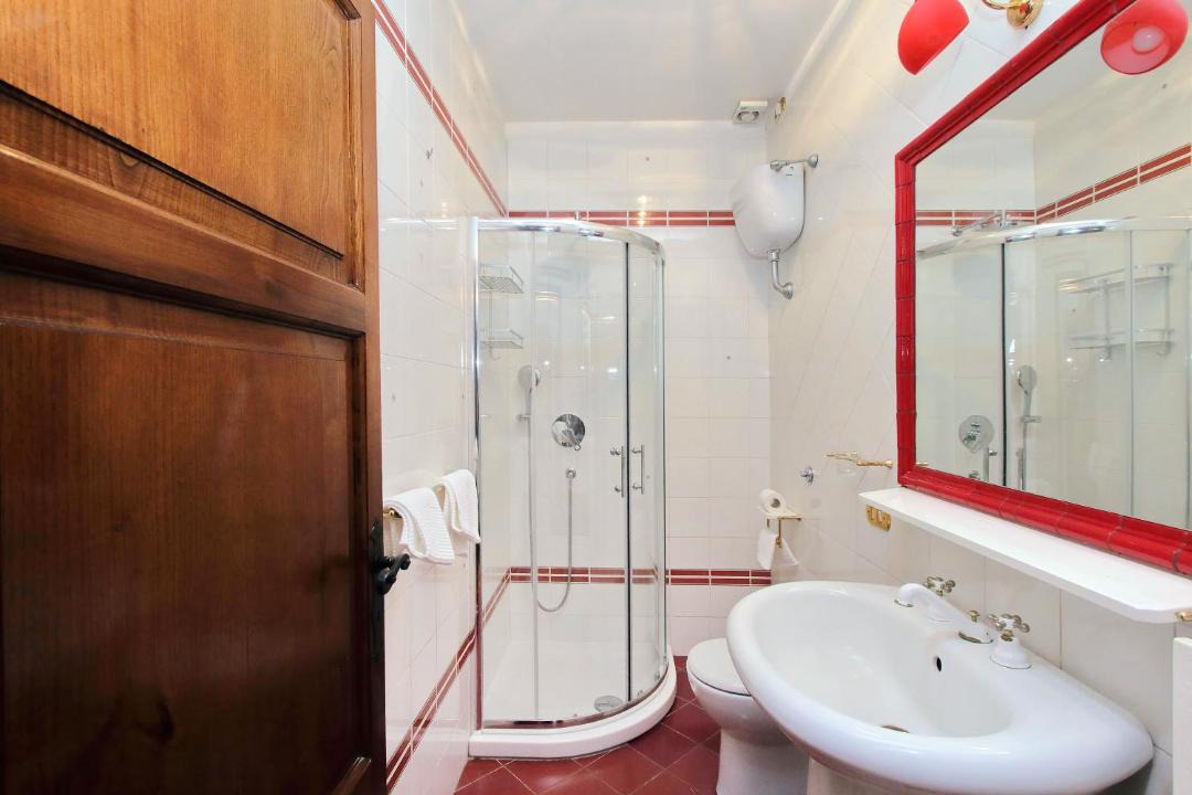 Photo of Bathroom in Faro