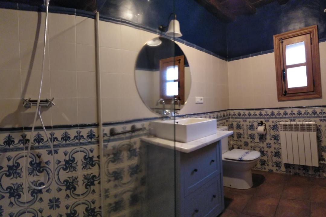 Photo of Bathroom in San Esteban de la Sierra