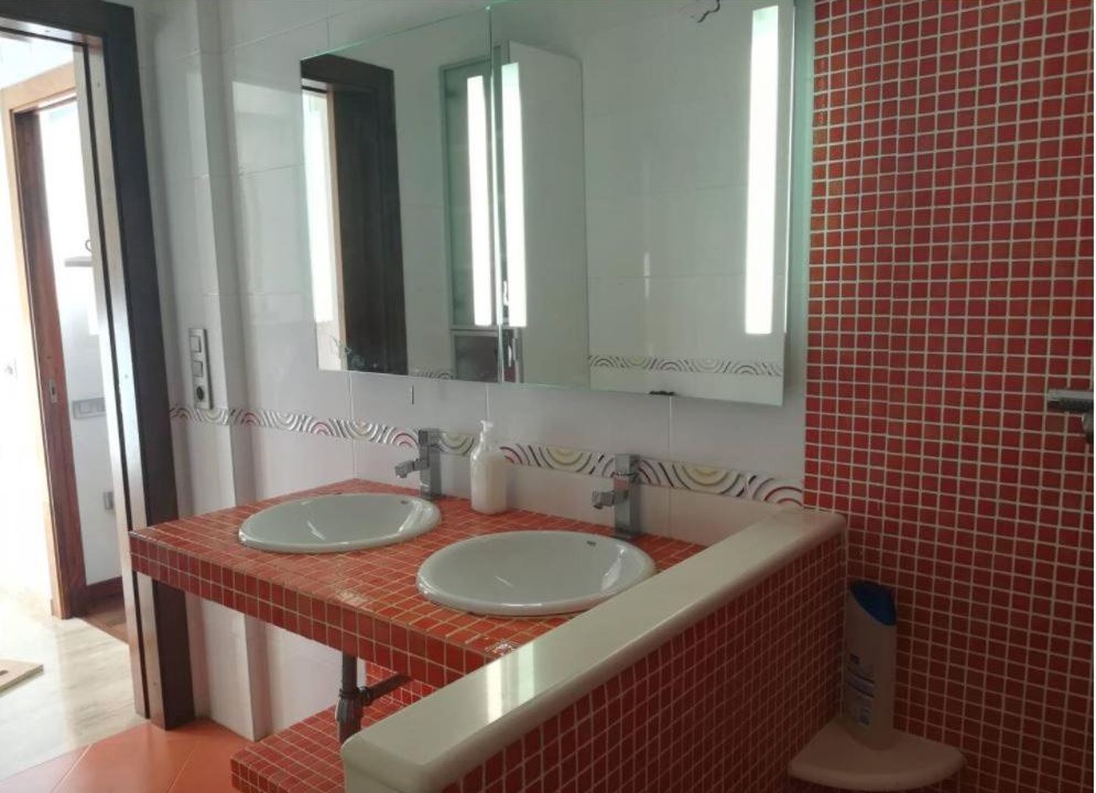 Photo of Bathroom in La Pobla de Vallbona